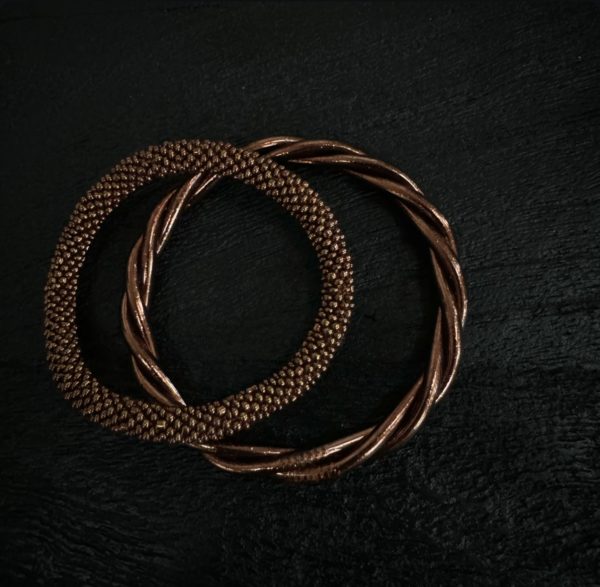 Bracelet bouddhiste torsadé cuivré – Image 2