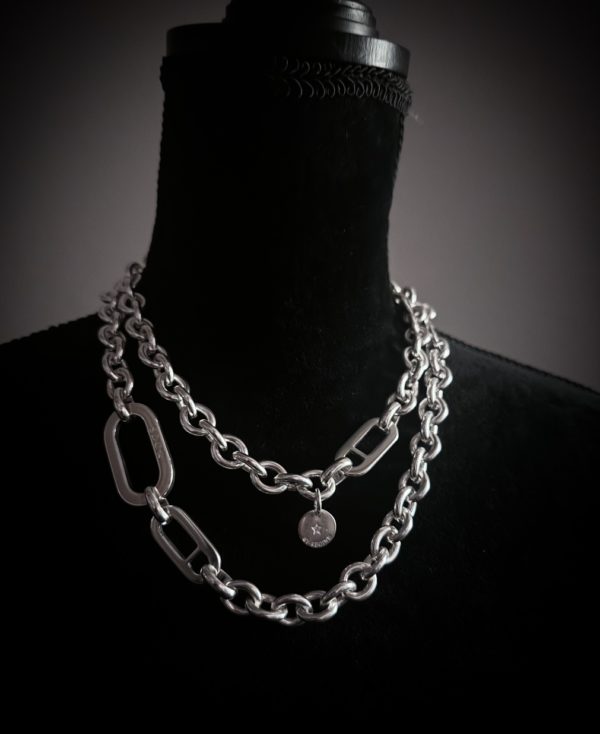 Sautoir chaîne et rectangles – Image 3