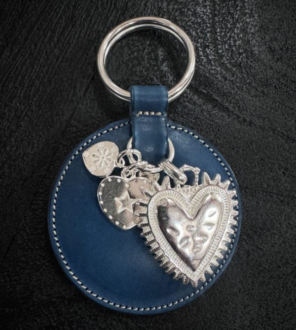 Porte-clés 3 coeurs et cuir – Image 4