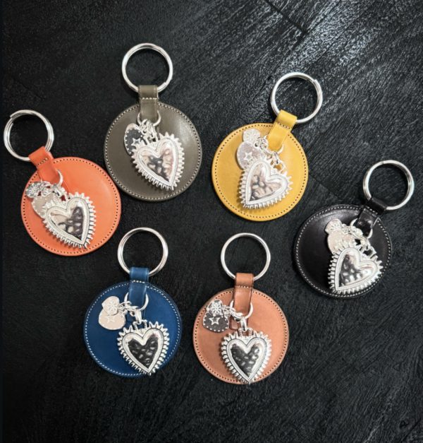 Porte-clés 3 coeurs et cuir