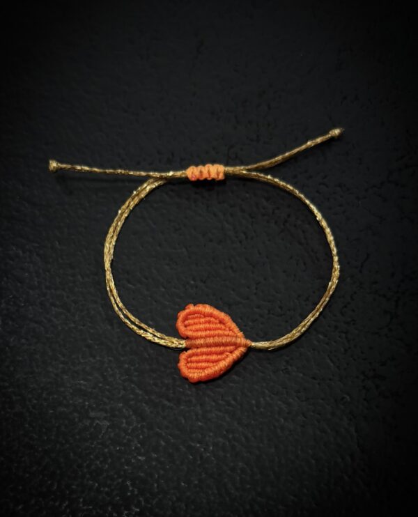 Bracelet coeur en macramé - orange