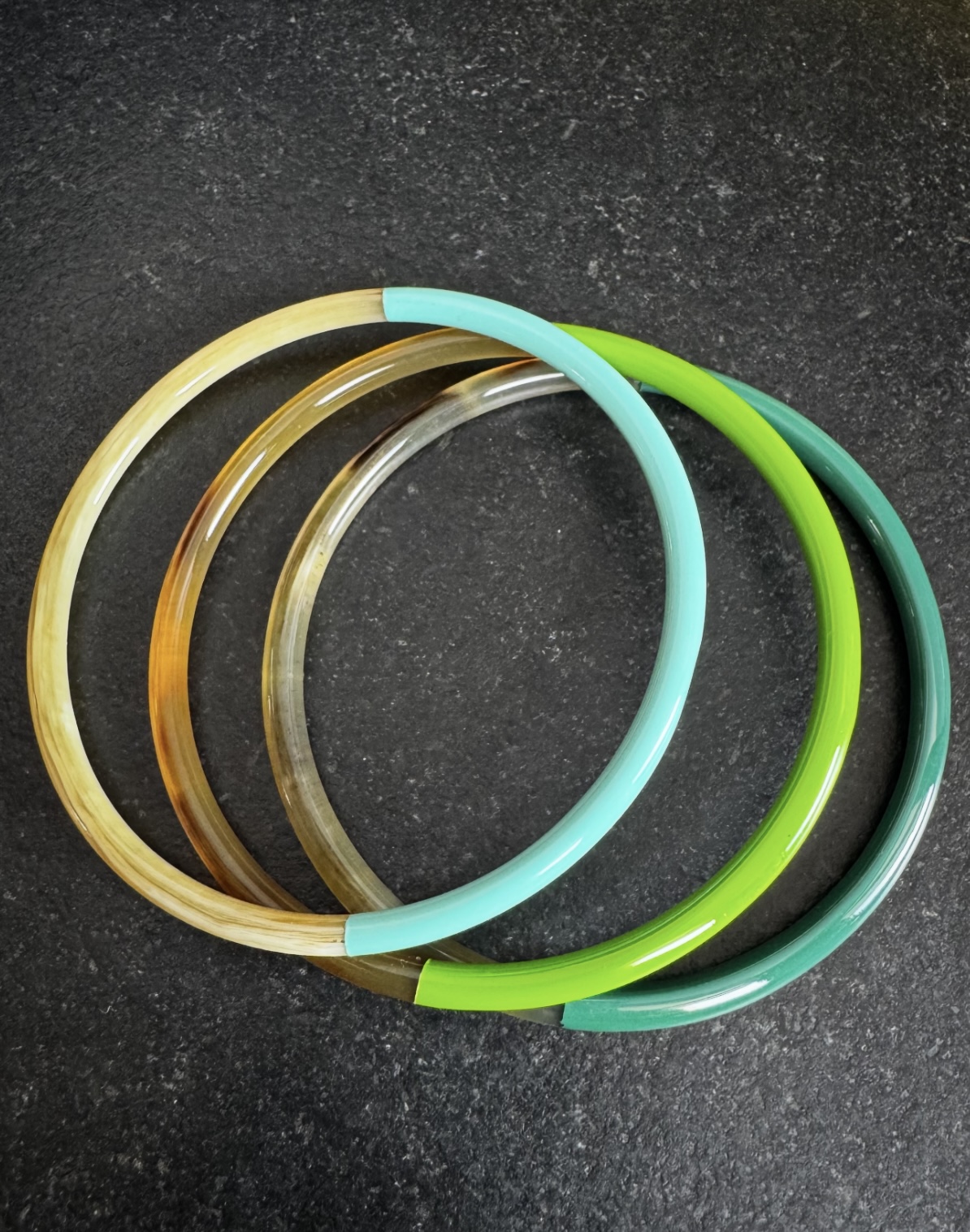 Jonc fin en corne couleurs – Image 5